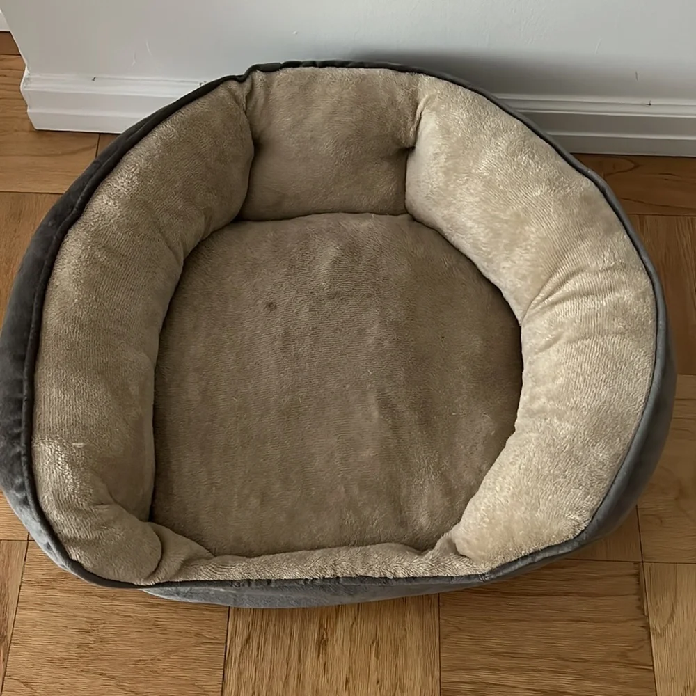 Pet dog/cat bed - used, clean good condition